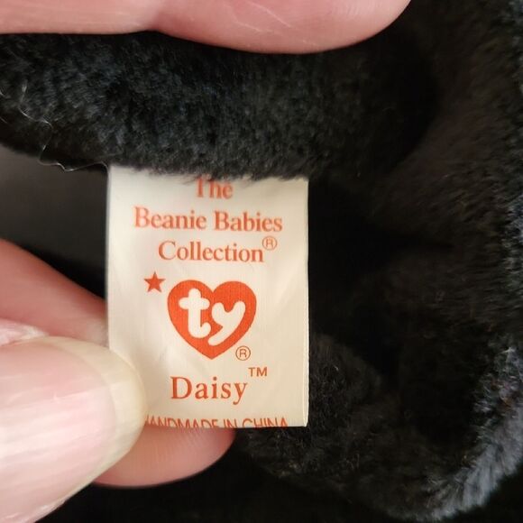 TY Retired Beanie Baby, Daisy, The Cow. - Picture 7 of 8